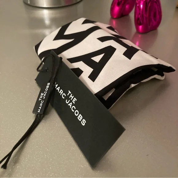 Authentic w Tag MARC JACOBS Quilted Softshot 21 Crossbody Bag Black Gold - Picture 3 of 14